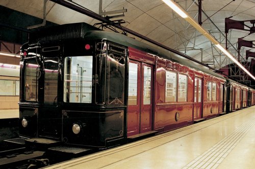 tren- M1-M6-M8-primer-convoy-barcelona